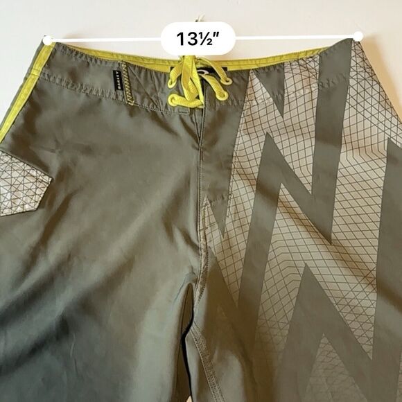 Oakley Performance Board Shorts Gray Yellow Colorblock Men's Size 28 Beach Surf - Picture 6 of 8